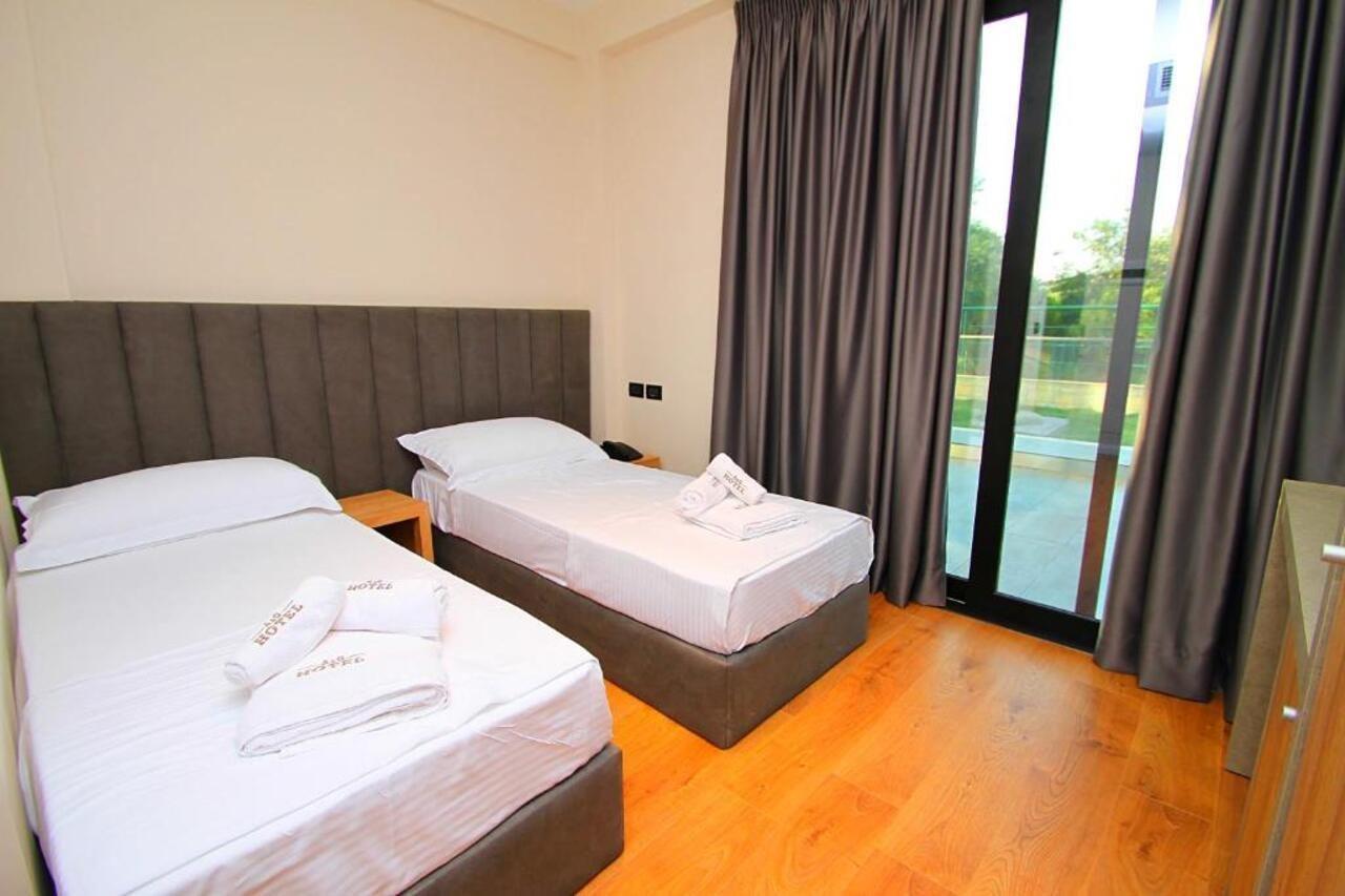 A&G Hotel Radhimë Εξωτερικό φωτογραφία