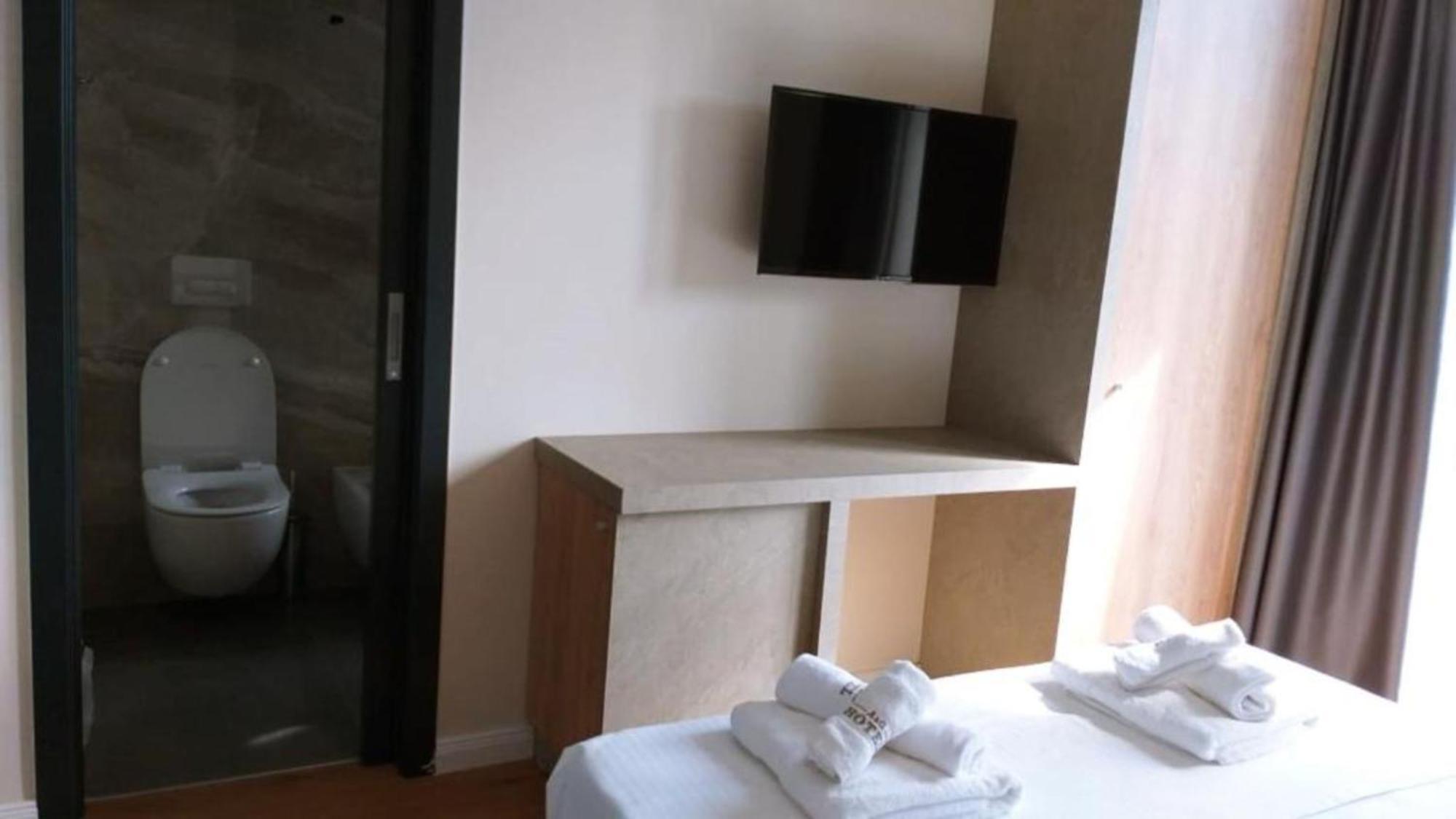 A&G Hotel Radhimë Εξωτερικό φωτογραφία