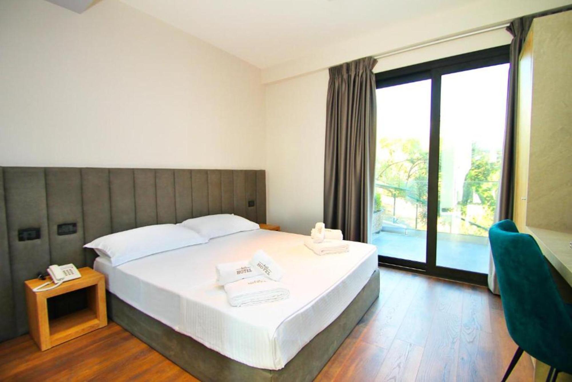 A&G Hotel Radhimë Εξωτερικό φωτογραφία