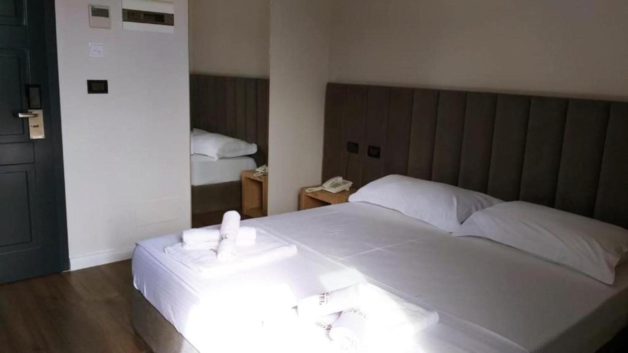 A&G Hotel Radhimë Εξωτερικό φωτογραφία