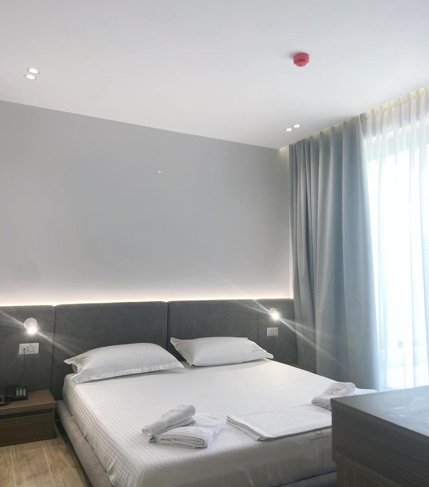 A&G Hotel Radhimë Εξωτερικό φωτογραφία