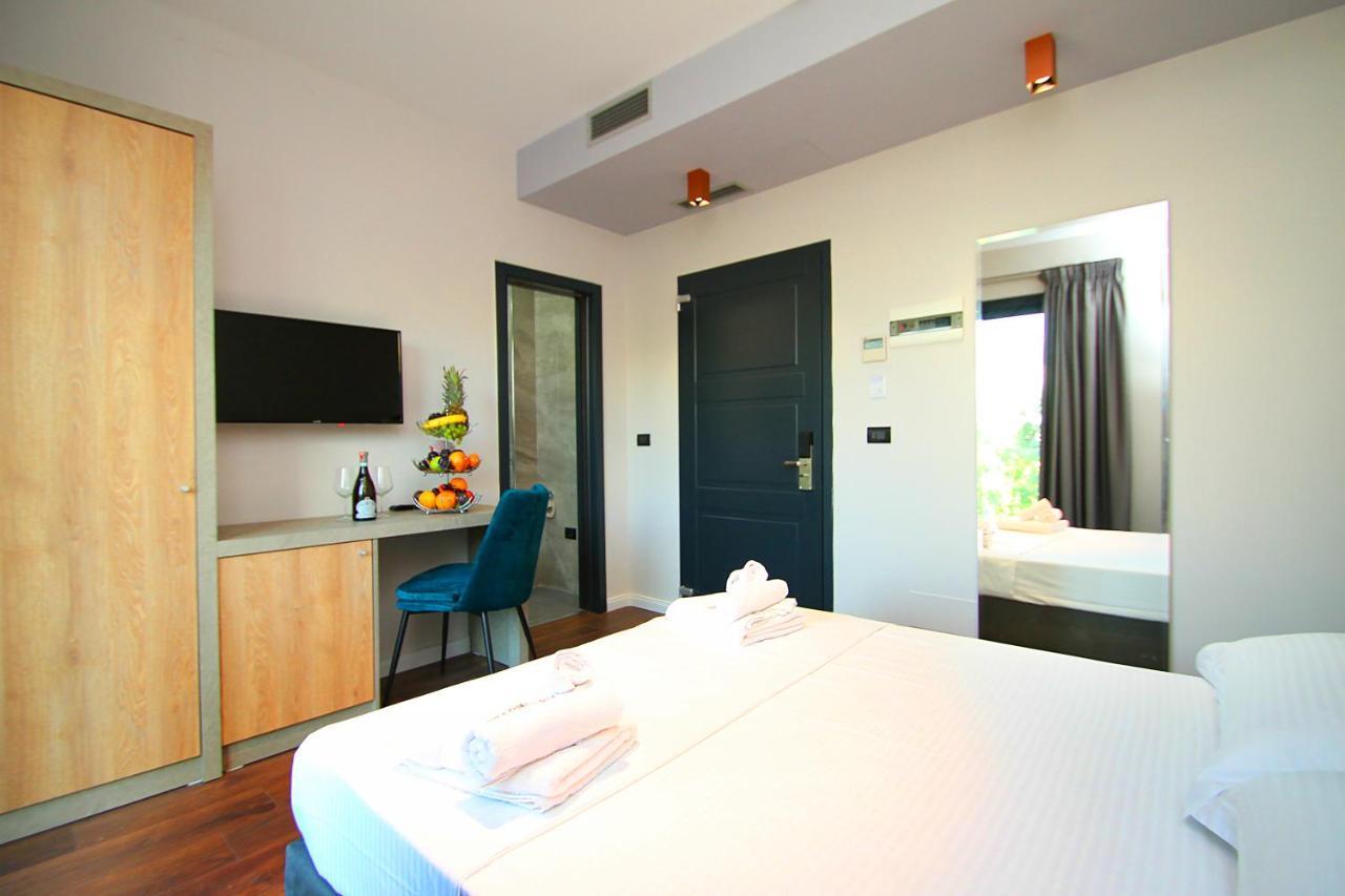A&G Hotel Radhimë Εξωτερικό φωτογραφία